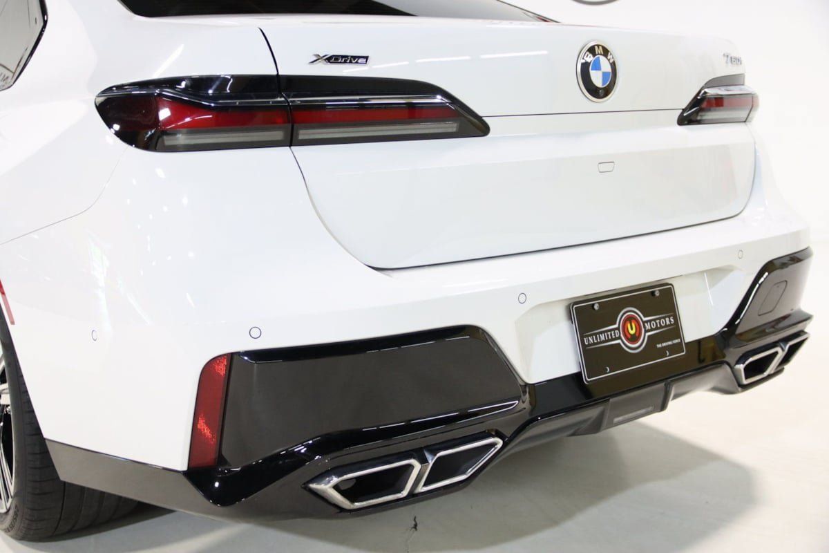 Used 2023 BMW 760i xDrive AWD/4WD image 79