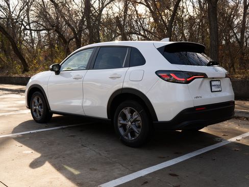 Certified 2026 Honda HR-V LX image 7