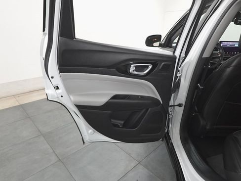 Used 2022 Jeep Compass Limited w/ Elite Group image 23