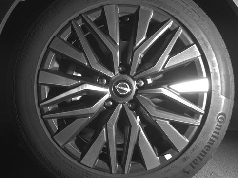 Used 2025 Nissan Altima 2.5 SV FWD image 12
