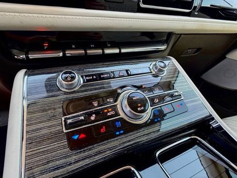 Used 2021 Lincoln Aviator Black Label AWD/4WD image 10