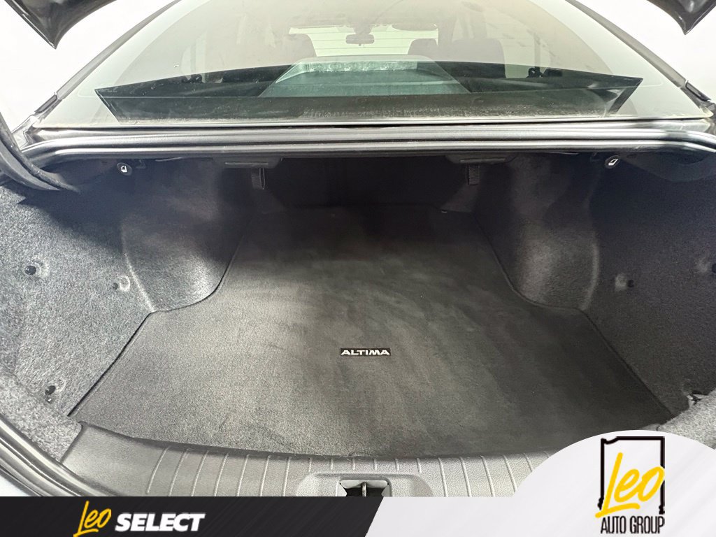 Used 2024 Nissan Altima 2.5 SR w/ SR Premium Package FWD image 11
