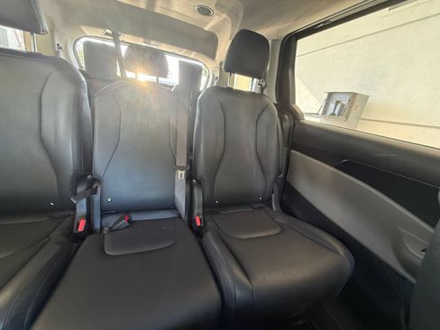 Used 2026 Kia Carnival FWD image 39