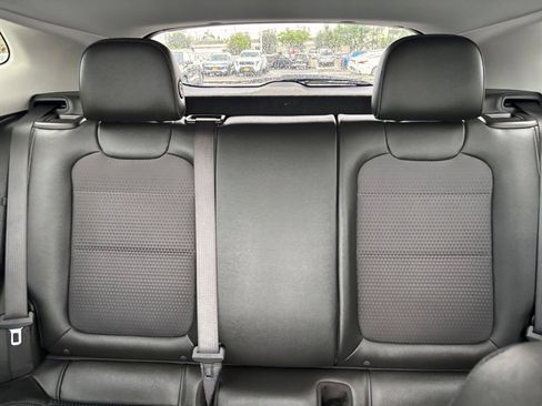 Used 2025 Chevrolet Trax LT FWD image 38