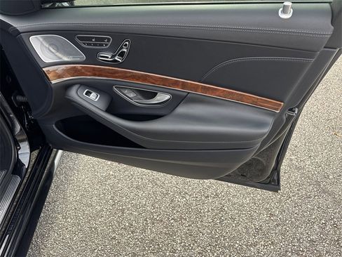 Used 2016 Mercedes-Benz S 550 4MATIC Sedan image 14