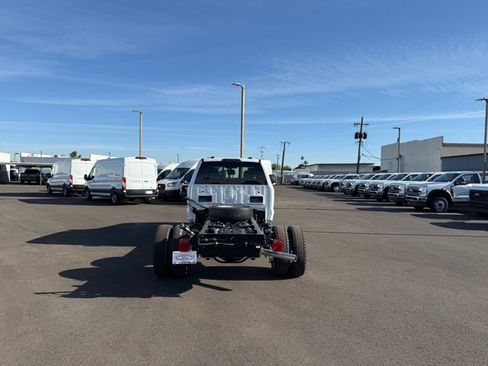 New 2026 Ford F550 4x4 Crew Cab image 3