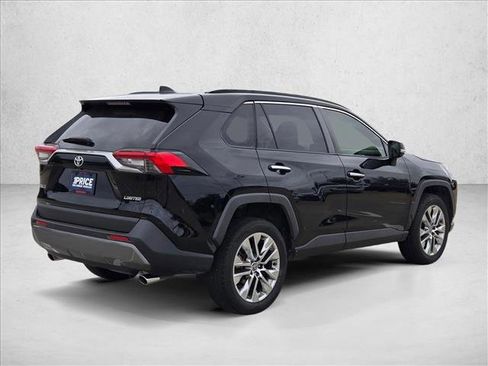 Used 2020 Toyota RAV4 Limited image 5