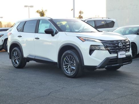 New 2026 Nissan Rogue S image 14