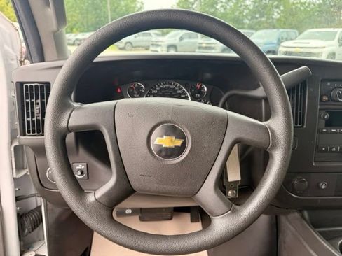 Used 2021 Chevrolet Express 2500 RWD image 12