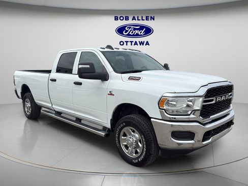 Used 2024 RAM 2500 Tradesman w/ Chrome Appearance Group AWD/4WD image 12
