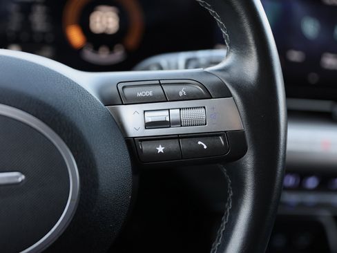 Certified 2025 Hyundai Kona SEL image 38