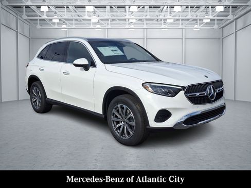 Used 2026 Mercedes-Benz GLC 300 4MATIC image 1