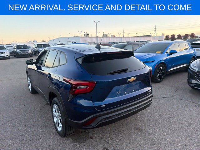 Used 2024 Chevrolet Trax LS FWD image 12