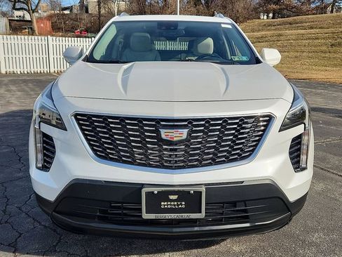 Certified 2023 Cadillac XT4 Luxury w/ Cold Weather Package image 9