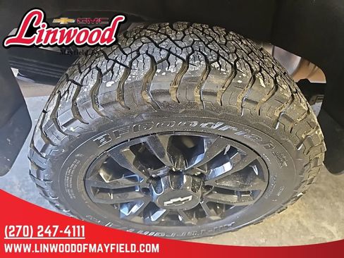 Used 2025 Chevrolet Silverado 2500 LT w/ Trail Boss Package AWD/4WD image 8