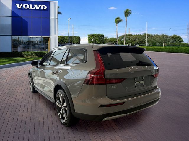 New 2026 Volvo V60 B5 Cross Country Plus w/ Protection Package Premier AWD/4WD image 5