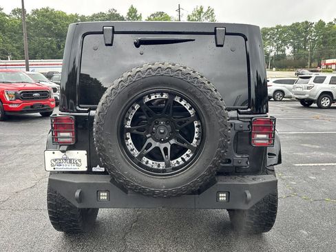 Used 2015 Jeep Wrangler Unlimited Sahara w/ Dual Top Group AWD/4WD image 6