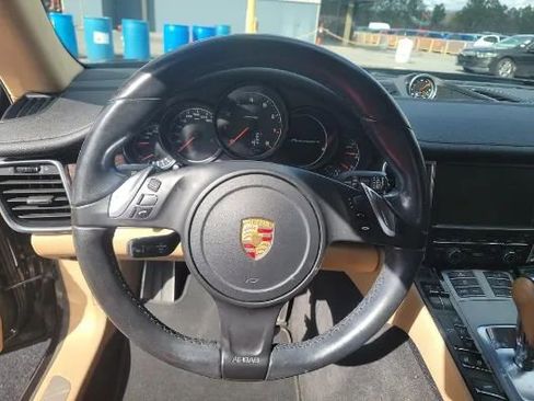 Used 2016 Porsche Panamera image 12