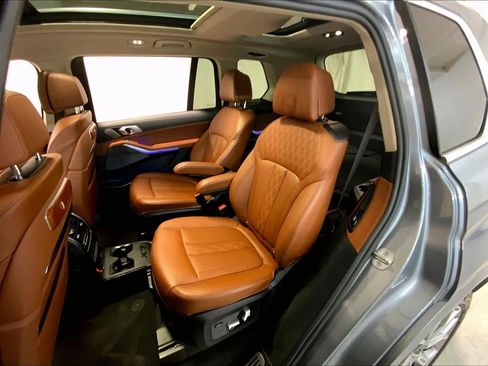 Used 2023 BMW X7 xDrive40i w/ Premium Package image 21
