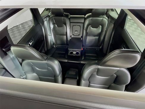 Used 2024 Volvo XC60 B5 Core image 12