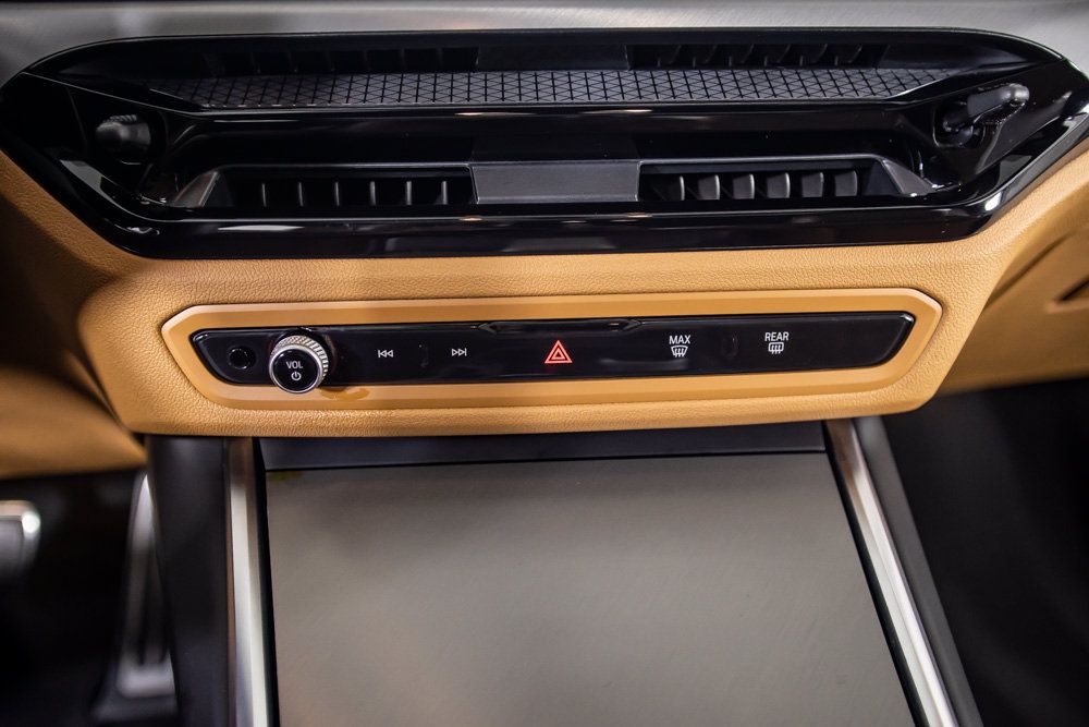 Used 2026 BMW 330i Sedan w/ M Sport Package RWD image 33