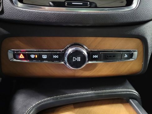 Used 2018 Volvo XC90 T8 Inscription w/ Luxury Package image 19