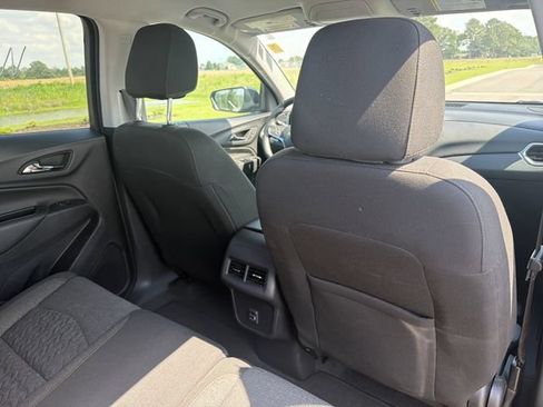 Used 2024 Chevrolet Equinox LT FWD image 17