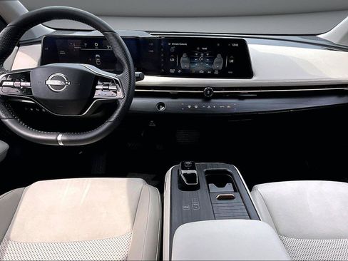 Used 2024 Nissan Ariya AWD image 8