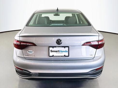 Used 2024 Volkswagen Jetta SE image 6