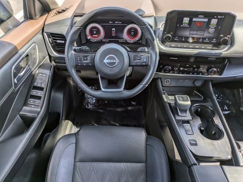 Used 2023 Nissan Rogue Platinum w/ Platinum Premium Package FWD image 16