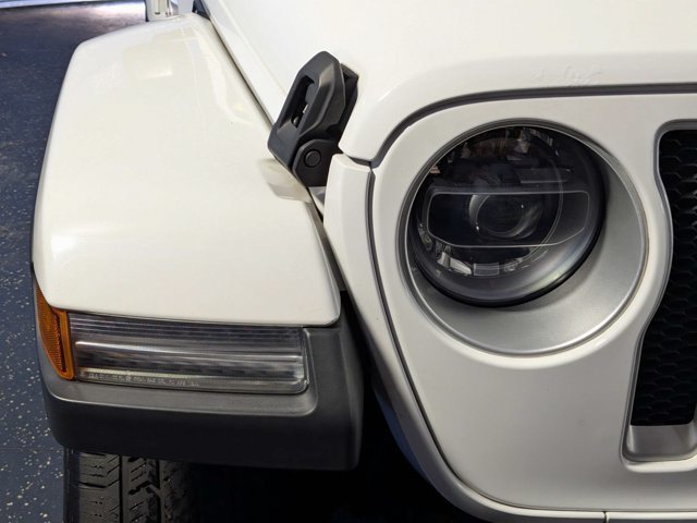 Used 2020 Jeep Wrangler Unlimited Sahara AWD/4WD image 11