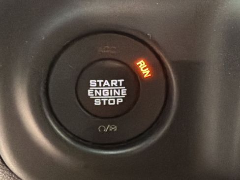 Used 2023 Jeep Wrangler Unlimited Sport AWD/4WD image 17
