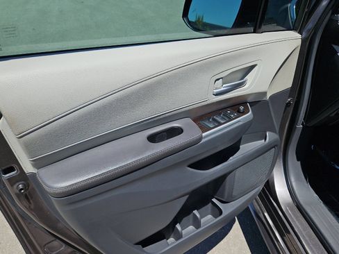 Used 2023 Toyota Sienna XLE FWD image 10
