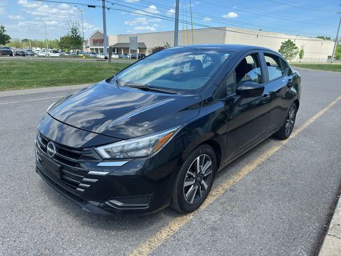 Used 2025 Nissan Versa SV image 8
