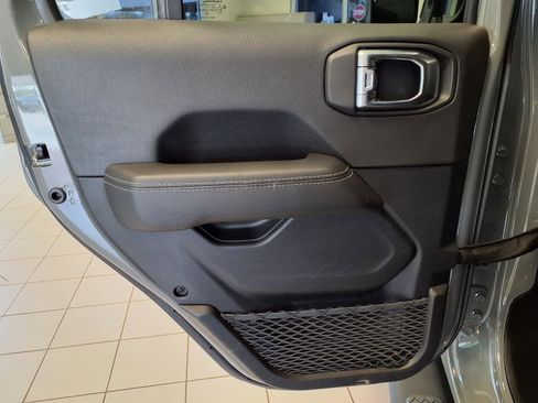 Used 2023 Jeep Wrangler Unlimited Sahara AWD/4WD image 20