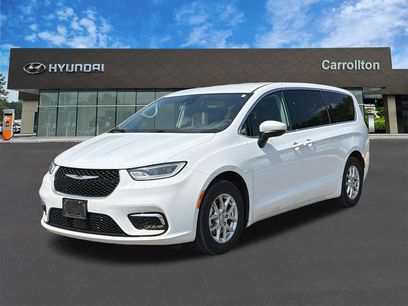 Used 2023 Chrysler Pacifica Touring-L