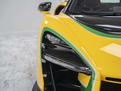 Used 2019 McLaren Senna RWD image 7