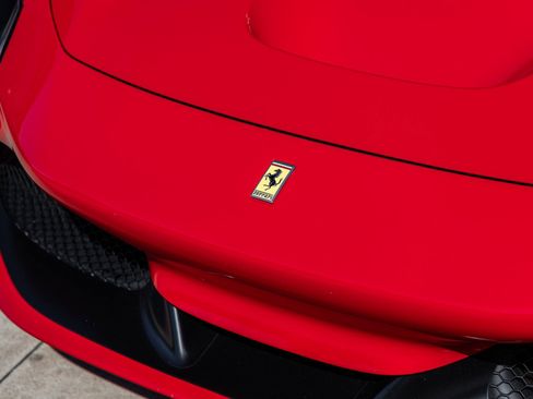 Used 2021 Ferrari F8 Tributo image 20