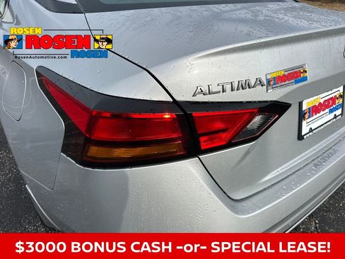 New 2025 Nissan Altima 2.5 SL image 32