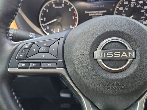 Used 2025 Nissan Sentra SV w/ SV Premium Package FWD image 22