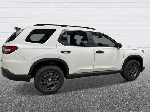 New 2025 Honda Pilot TrailSport image 9