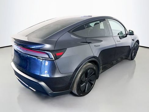 Used 2026 Tesla Model Y Long Range RWD image 8