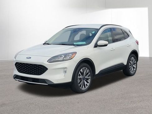 Used 2020 Ford Escape Titanium image 1