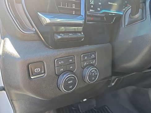 Used 2025 Chevrolet Silverado 2500 LTZ w/ LTZ Premium Package AWD/4WD image 20