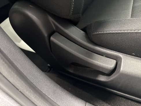 Used 2025 Nissan Sentra SV FWD image 29