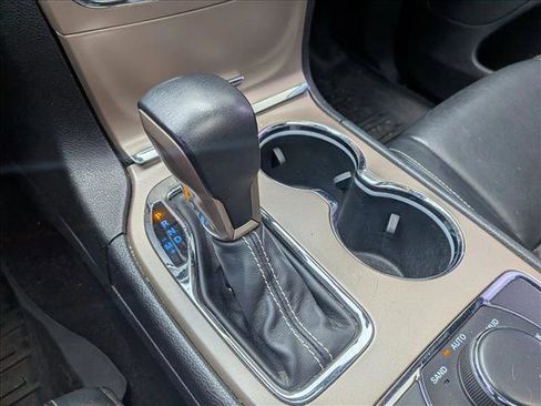 Used 2017 Jeep Grand Cherokee Limited image 13