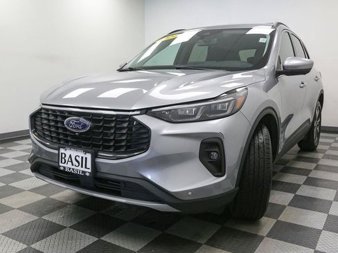 Used 2024 Ford Escape Platinum AWD/4WD image 4