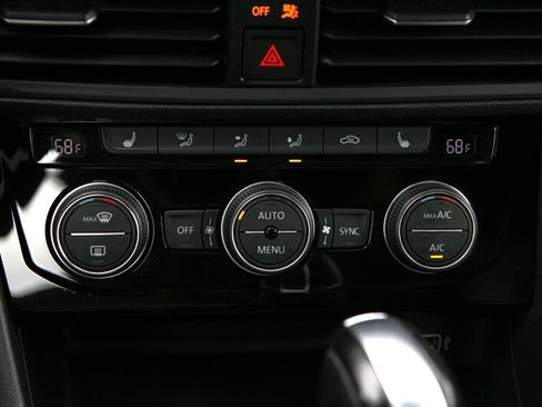 Used 2019 Volkswagen Jetta R-Line FWD image 19