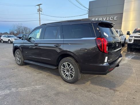 New 2025 Ford Expedition Active image 10