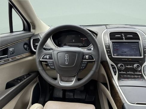 Used 2019 Lincoln Nautilus Reserve AWD/4WD image 26